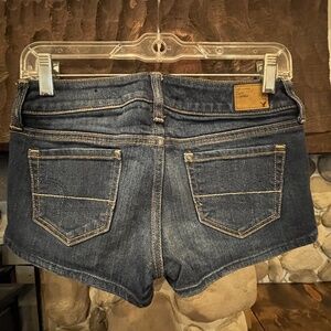 American Eagle Outfitters Low Rise Dark Denim Light Stretch Short Shorts Size 0